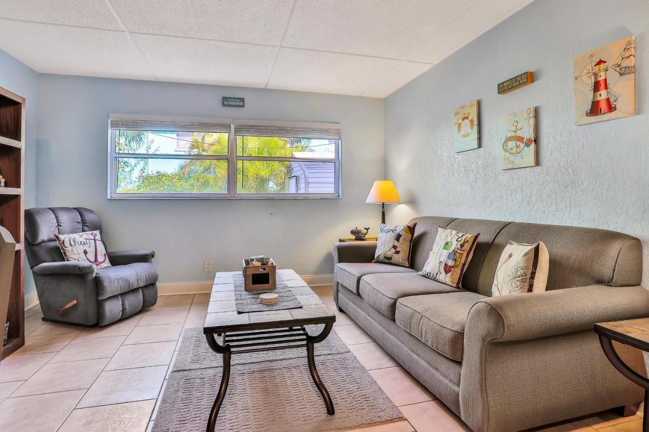 Brista Del Mar Condos Cape Canaveral Room photo