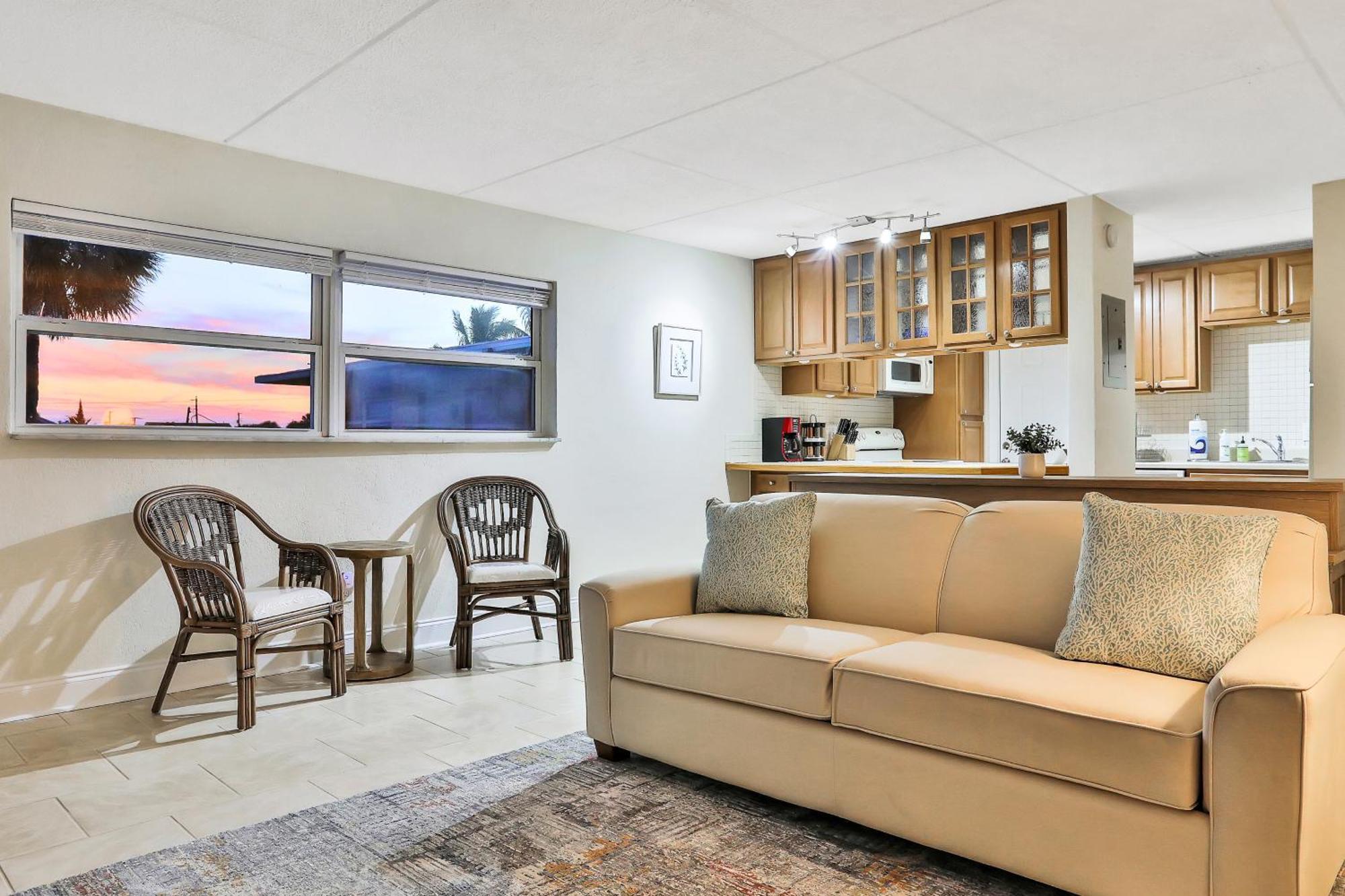Brista Del Mar Condos Cape Canaveral Room photo